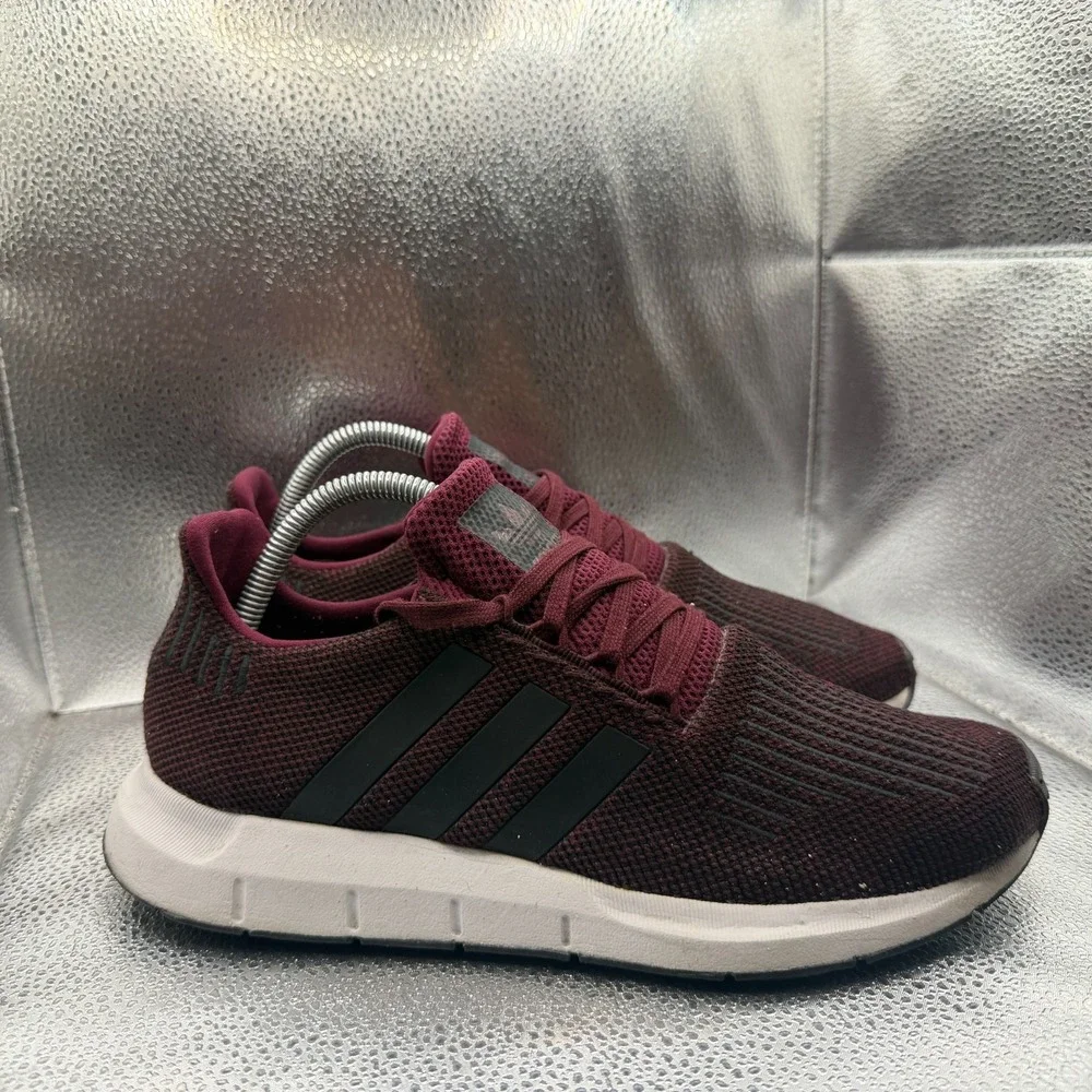 Size 9 Adidas Swift Run Maroon/Core Black/White Mens Running Shoes CQ2118‎